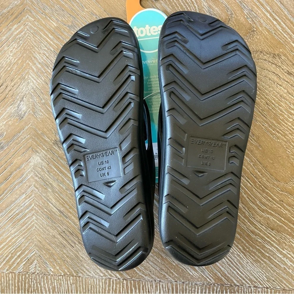 NWT Totes Everywhere Men's Black Flip Flop Thong Sandals 10